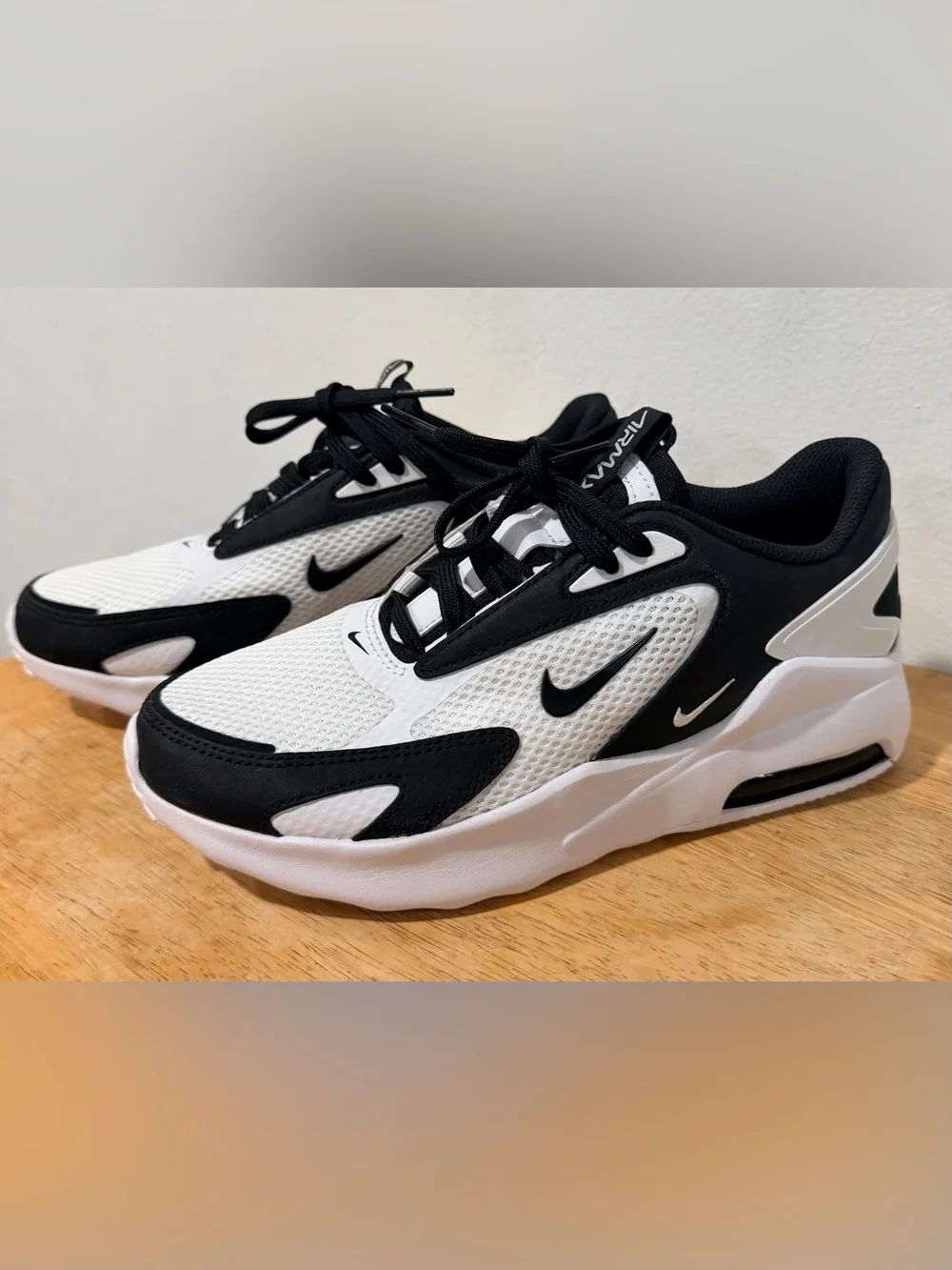 Nike Air Max Bolt size US size 7